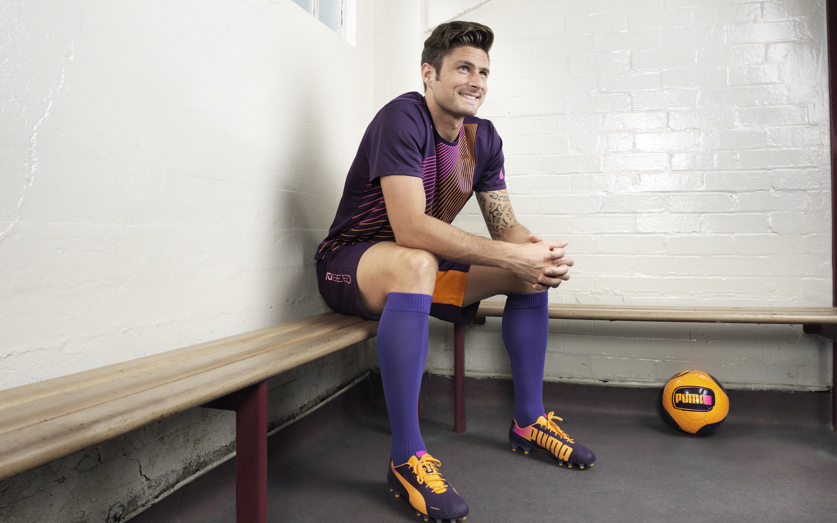 九游娱乐平台-巴塞罗那边路突破成为制胜关键，巴塞罗那站位